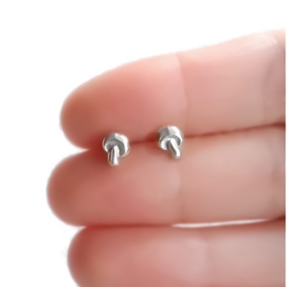 Tiny silver or gold mushroom stud post earrings - Picture 3 of 9
